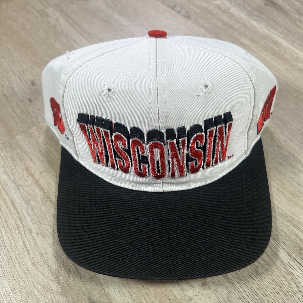 VTG Wisconsin Badgers Snapback Hat NCAA College Apex One White Black Cap